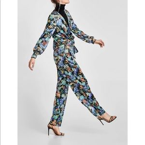 ⭐️⭐️Sale!!! Zara Print Velvet Set